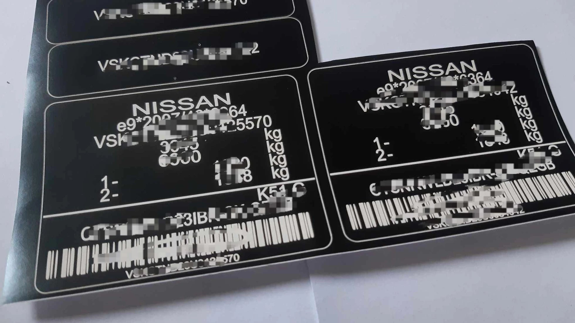Nissan Navara Plaque constructeur autocollants et plaques SASIS UK